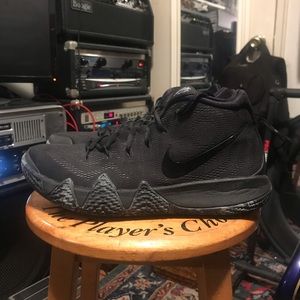 Nike Kyrie 4 Size 10